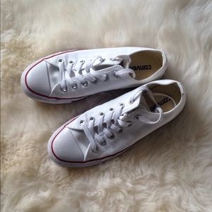 Converse 8.5 women's. White.